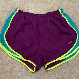 Nike Women's Dry Tempo Shorts
